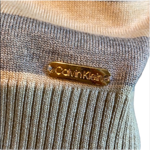 Calvin Klein turtleneck - Picture 3 of 4